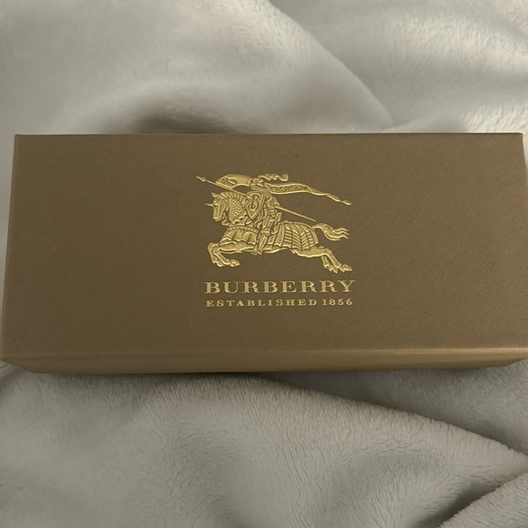 Burberry Sunglasses Box with Manual Handbook - Picture 1 of 2